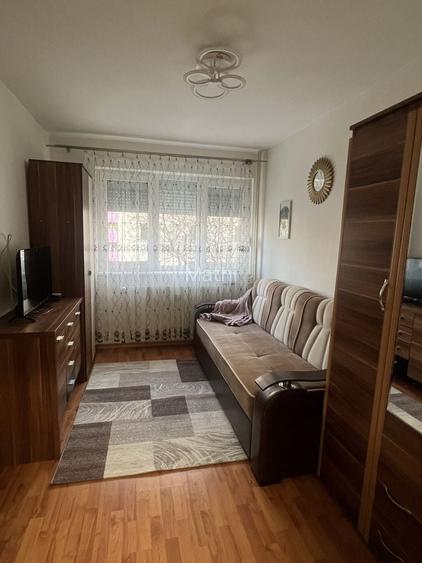 Inchiriez apartament 2 camera Tractorul Brasov