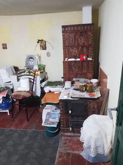 Casă cu 2 camere cu Teren 1734 Mp în Central