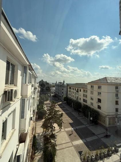 Apartament cu 2 camere decomandat în Ultracentral