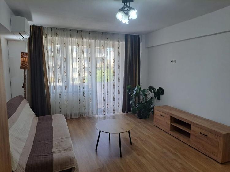 Apartament cu 2 camere decomandat în Spitalul Județean