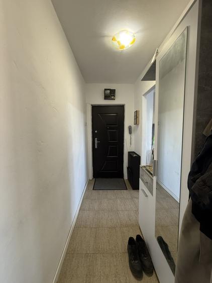 Apartament cu 2 camere semidecomandat, mobilat în Girocului