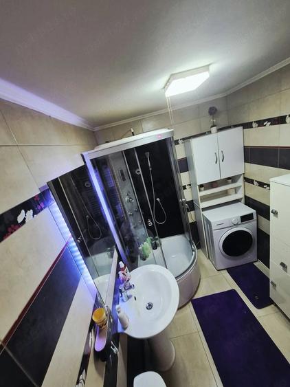 De vanzare apartament 3 camere - 5