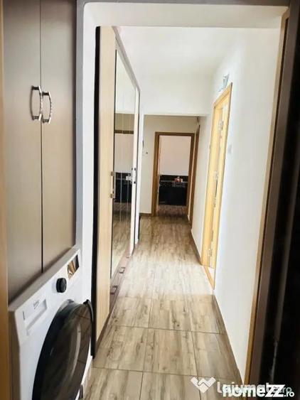 Apartament cu 4 camere decomandat, mobilat în Păcii