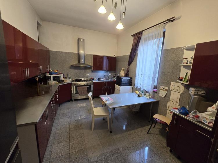 Spațiu comercial, de 285 mp, în Bucureștii Noi