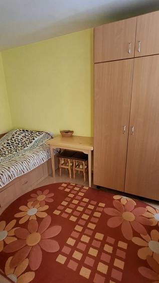 Apartament cu 3 camere nedecomandat în Podu Roș