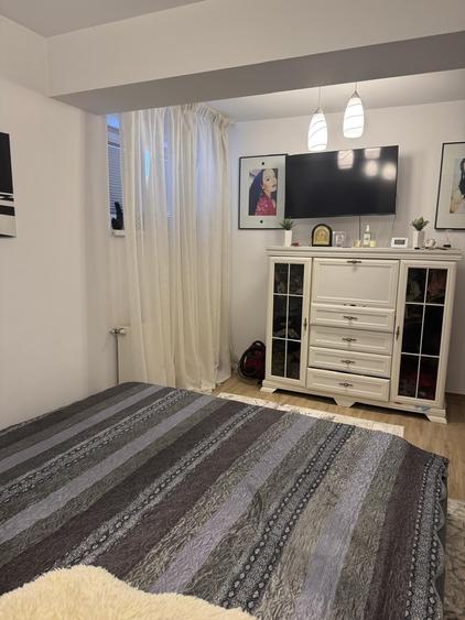 Apartament cu 3 camere decomandat în Fundeni