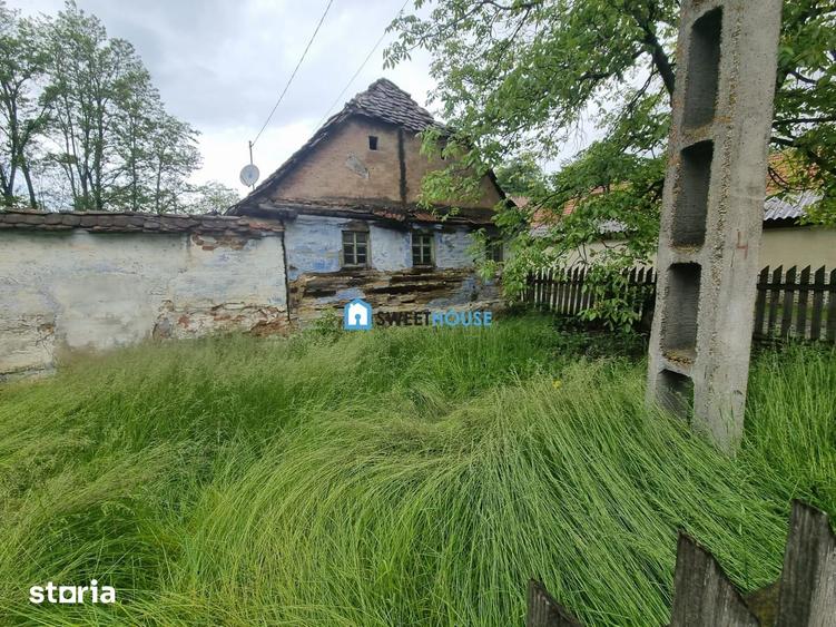 Casă cu 2 camere cu Teren 382 Mp în Șinca