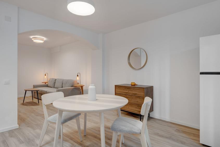 Apartament cu 2 camere decomandat în Sala Palatului