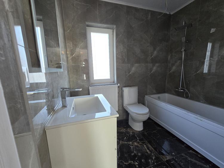 Casă cu 3 camere cu Teren 400 Mp în Ciurbești