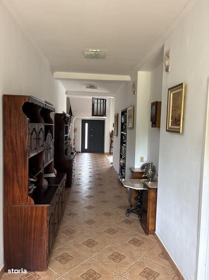 Casă cu 4 camere cu Canalizare în Exterior Vest