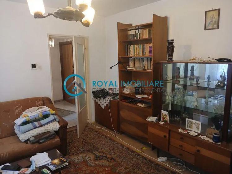 Apartament cu 2 camere decomandat în Republicii