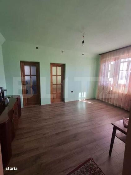 Apartament cu 3 camere semidecomandat în Central