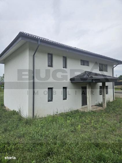 Casă cu 4 camere în Rădaia