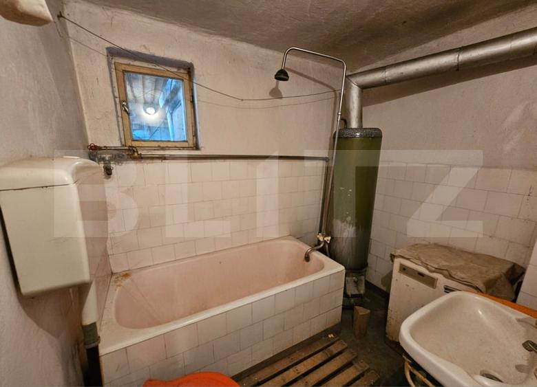 Casă individuală cu 5 camere cu Canalizare în Cugir