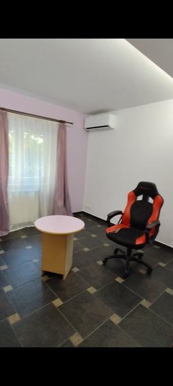 Apartament cu 4 camere decomandat în Vitan Mall