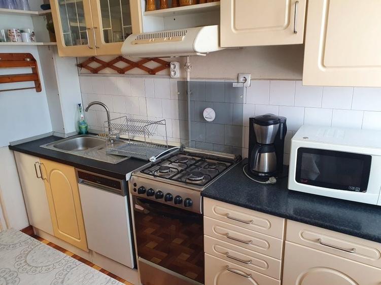 Apartament cu 3 camere decomandat în Stana