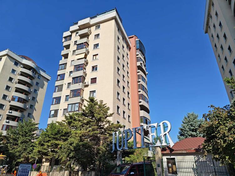 Apartament cu 2 camere semidecomandat în Runcu