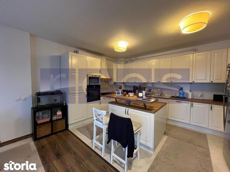 Apartament cu 4 camere decomandat în Central