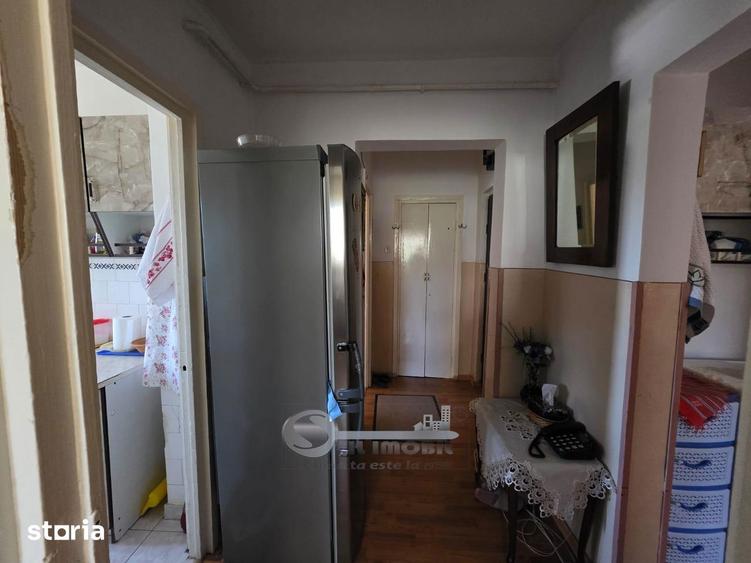 Apartament cu 3 camere decomandat în Alexandru cel Bun