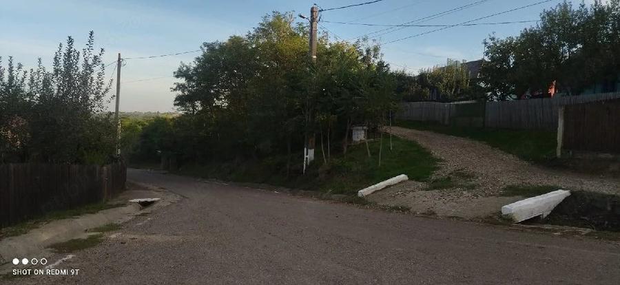 Teren de 2500 mp, în Central