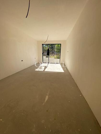 Duplex cu 4 camere cu Canalizare în Europa