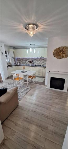 Apartament cu 2 camere decomandat în Florești