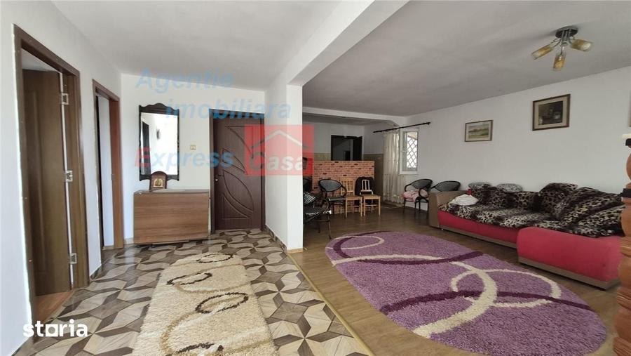 Proprietate deosebita de vanzare | Casa, 13.200 mp teren, doua iazuri - 10