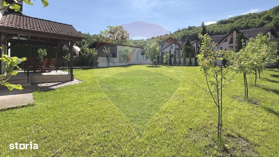 Casă cu 4 camere cu Teren 742 Mp în Dârste