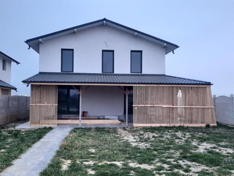 Casă individuală cu 6 camere cu Teren 450 Mp în Bâcu