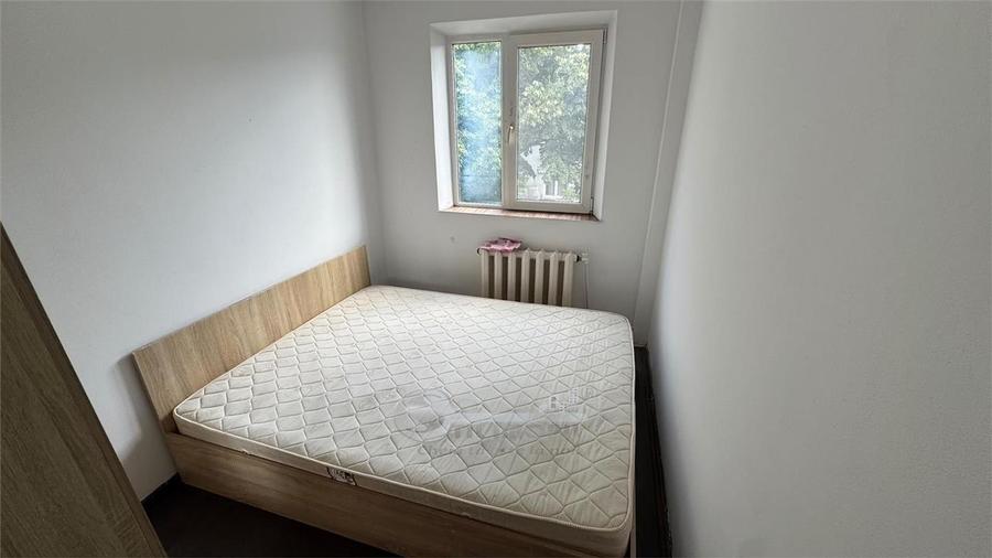 Apartament cu 3 camere nedecomandat, mobilat în Tătărași
