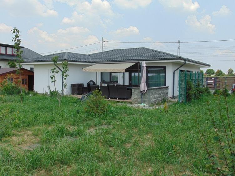 Casă individuală cu 3 camere cu Canalizare în Tărtășești