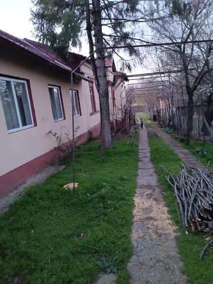 Casă cu 4 camere cu Teren 2000 Mp în Grădinile
