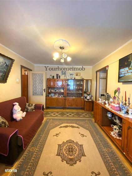Apartament cu 2 camere semidecomandat în Craiovița Nouă