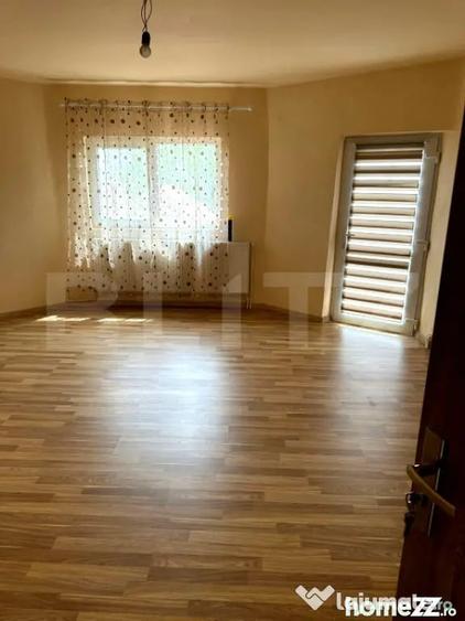 Casă cu 4 camere cu Teren 1480 Mp în Brădești