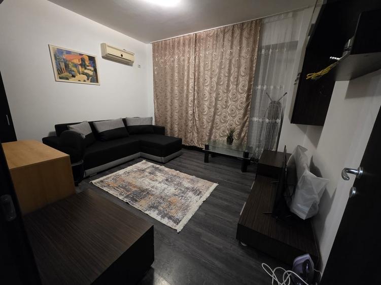 Garsonieră decomandată în Central