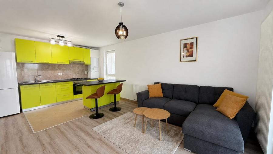 Apartament cu 2 camere decomandat, mobilat în Tractorul