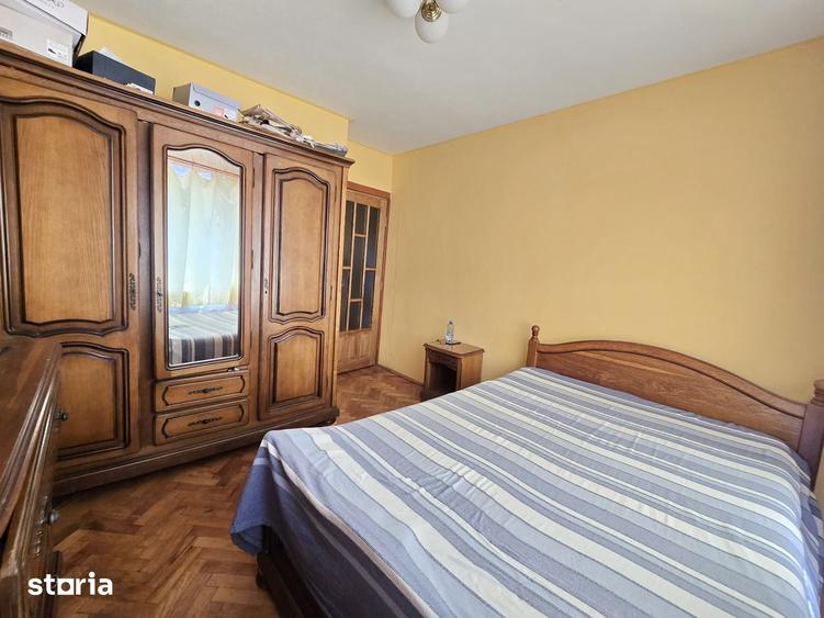 Apartament cu 2 camere decomandat în Micro 17