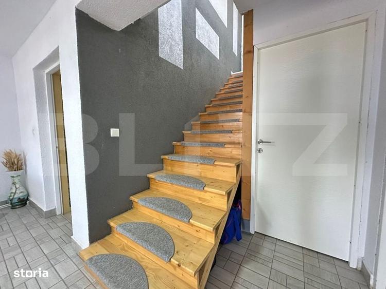 Casă cu 4 camere cu Teren 1660 Mp în Vulcan