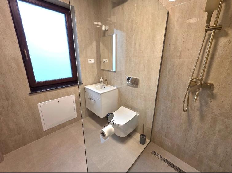 Casă individuală cu 4 camere cu Teren 657 Mp în Central