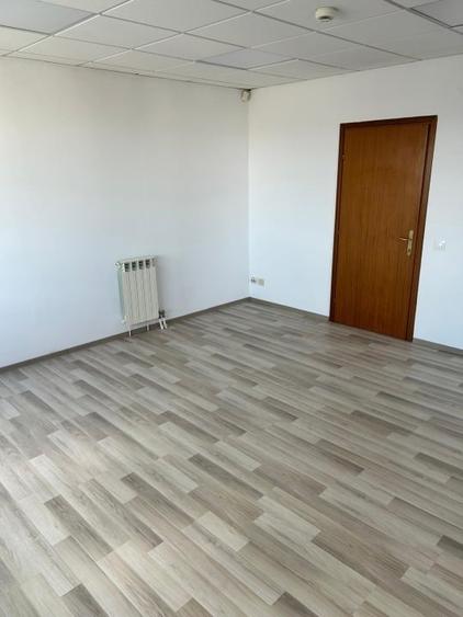Birou, de 135 mp, în Universitate