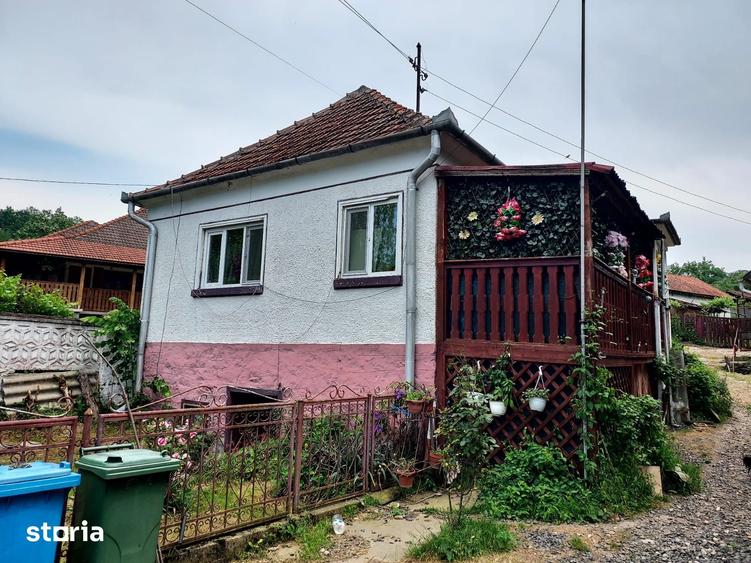 Casă cu 2 camere cu Teren 7000 Mp în Certeju de Sus