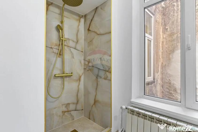 Apartament cu 3 camere semidecomandat în Central