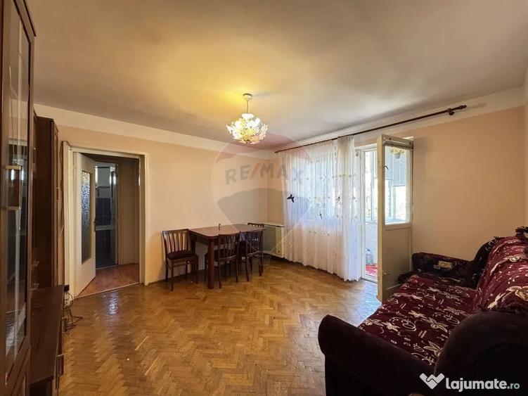 Apartament cu 2 camere semidecomandat în Central