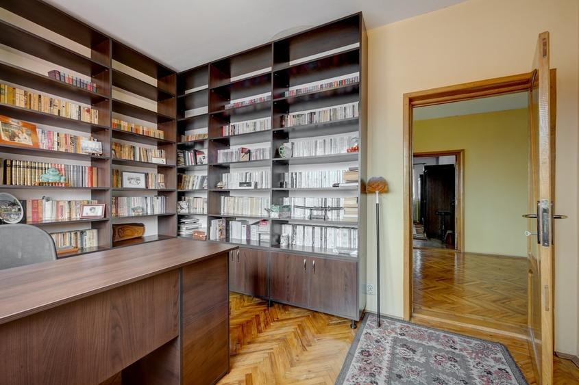 Casă cu 6 camere cu Teren 1576 Mp în Fundeni