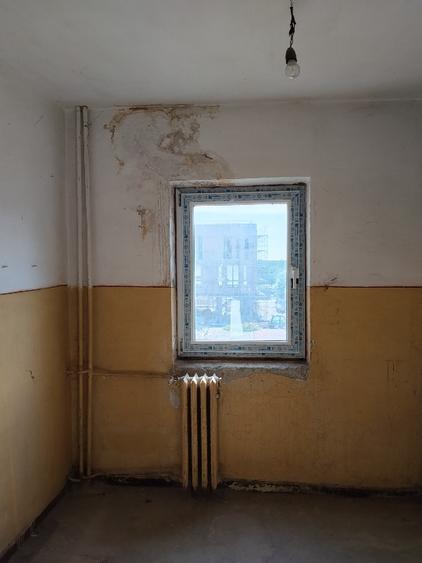 Apartament cu 2 camere semidecomandat în Fetești-Gară