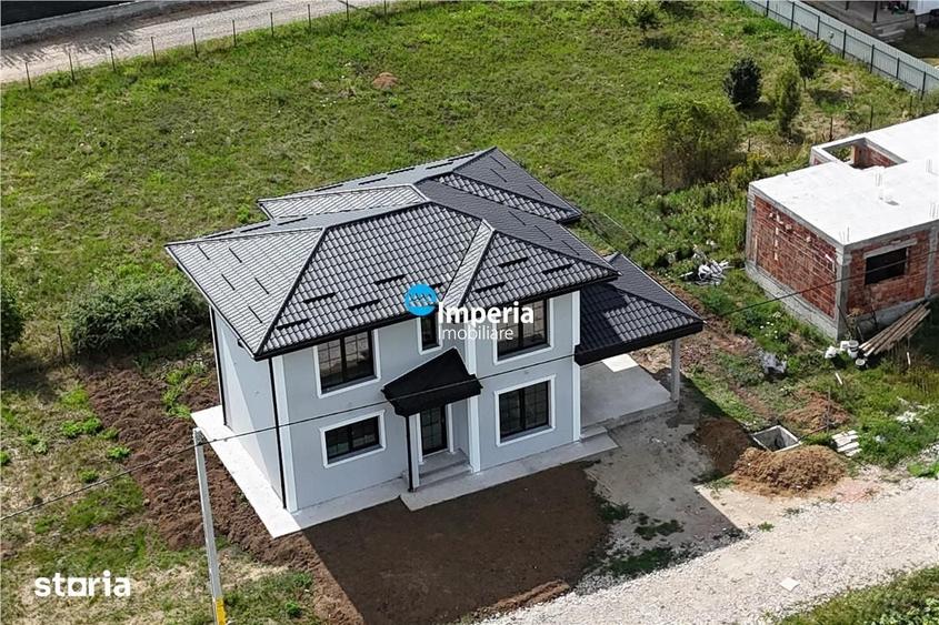 Casă cu 4 camere cu Teren 370 Mp în Valea Ursului