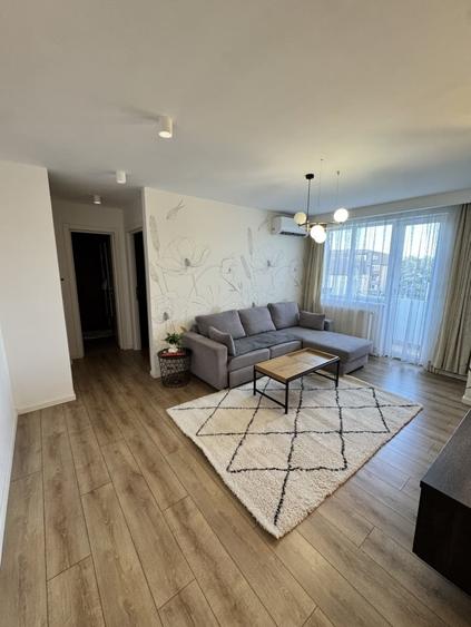 Apartament cu 2 camere semidecomandat, mobilat în Central