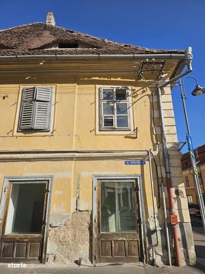 Apartament cu 3 camere în Orașul de Jos