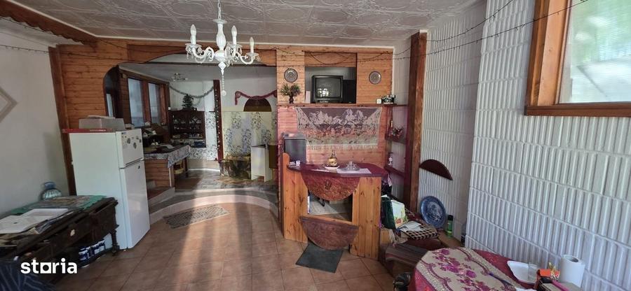 Casa de vanzare cu 5 camere in Mislea - 11