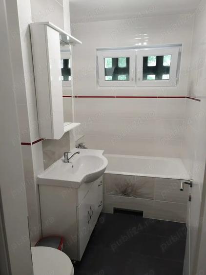Apartament cu 3 camere decomandat în Exterior Vest